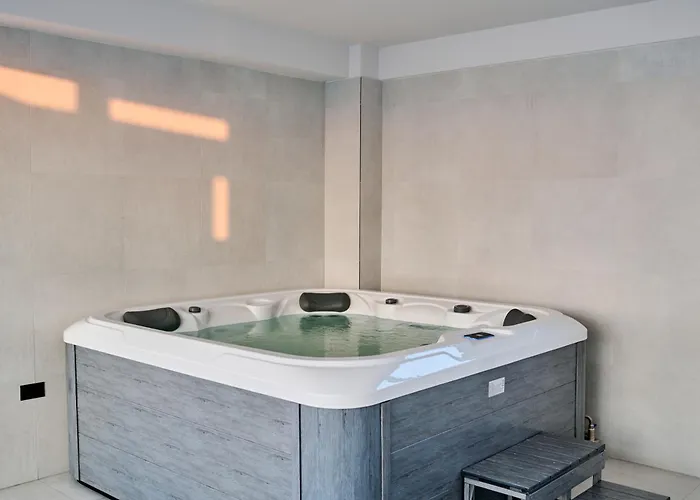 Vogue Sunrise View - Jacuzzi And Sauna Infinity * Năvodari