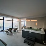 Vogue Sunrise View In Infinity Pool &