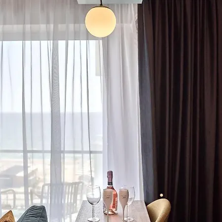 아파트 Vogue Sunrise View - Jacuzzi And Sauna Infinity