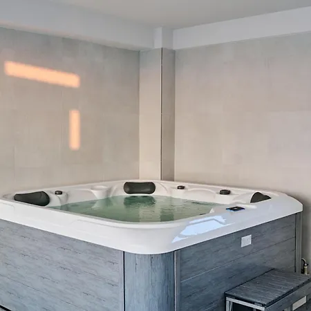 Vogue Sunrise View - Jacuzzi And Sauna Infinity * Năvodari