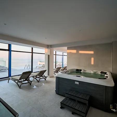 Vogue Sunrise View In Infinity Pool &