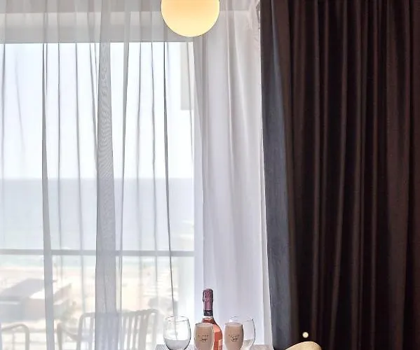 דירה Vogue Sunrise View - Jacuzzi And Sauna Infinity